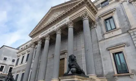 Europa Laica pide a diputados que no acudan al "sermón" del Papa en el Congreso y afea una "subordinación humillante"